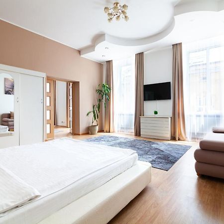 Leogrand Apartments Svobody 33 Lviv Kültér fotó