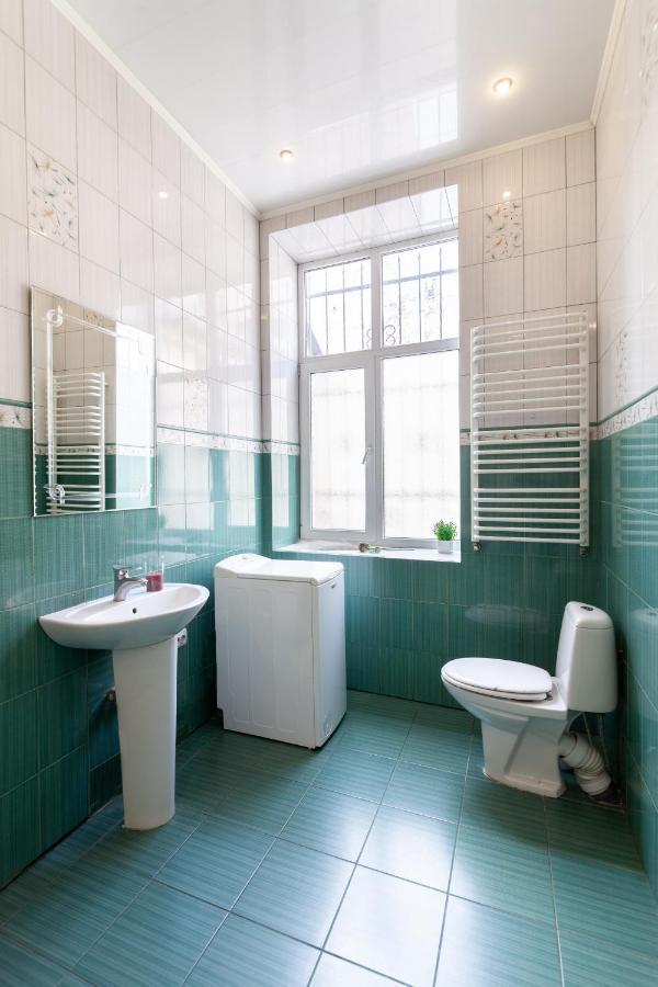 Leogrand Apartments Svobody 33 Lviv Kültér fotó