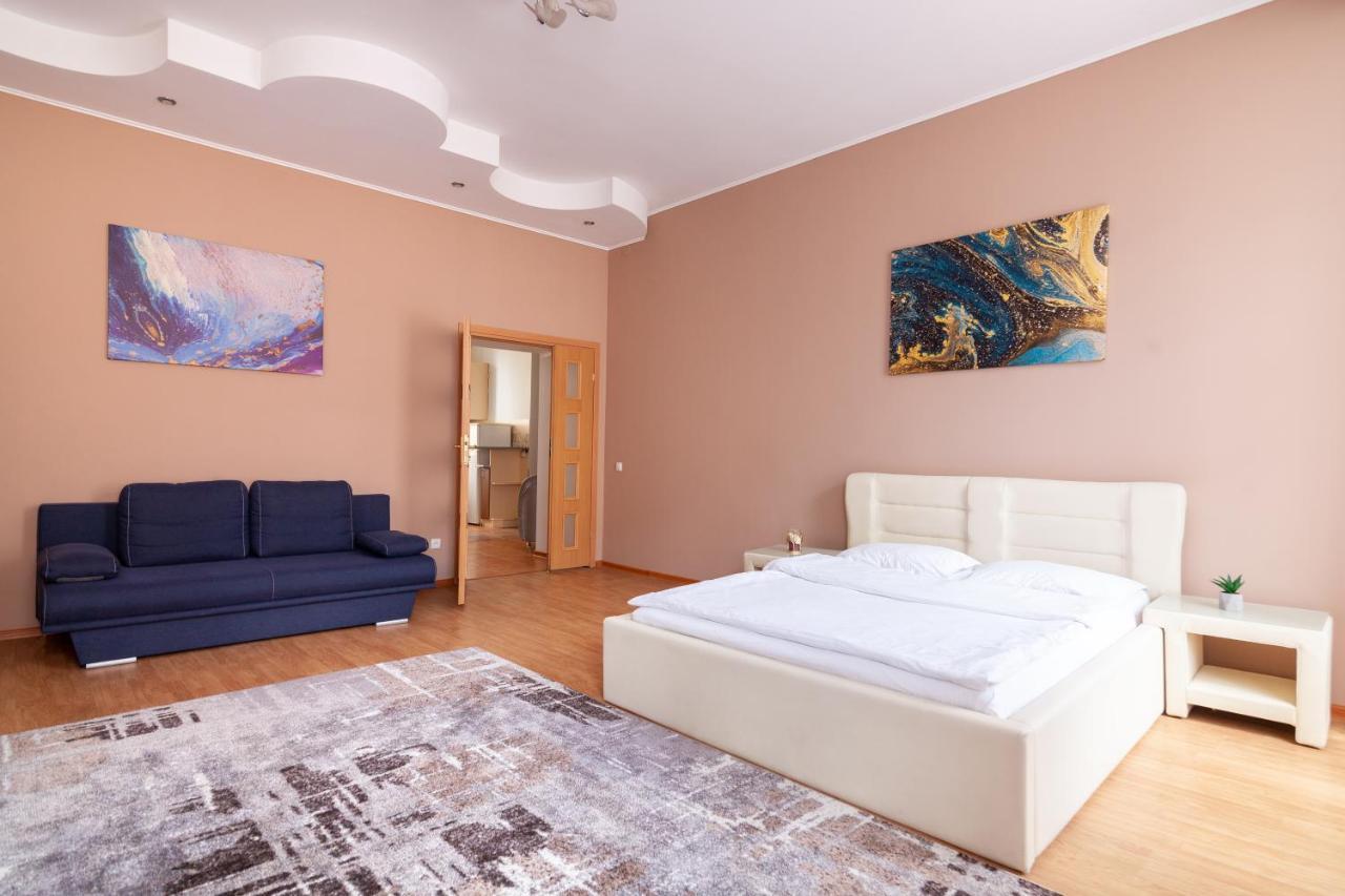 Leogrand Apartments Svobody 33 Lviv Kültér fotó