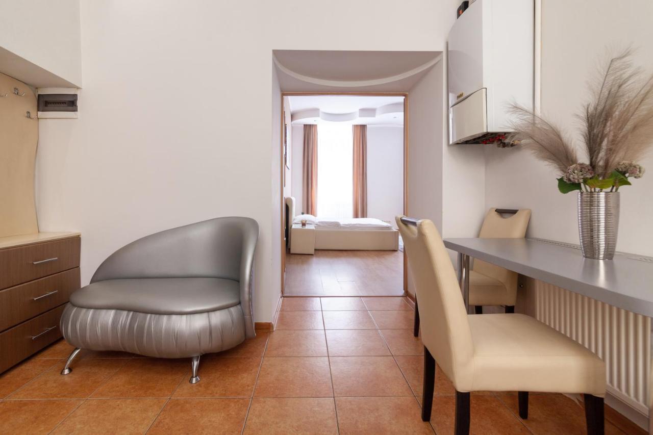 Leogrand Apartments Svobody 33 Lviv Kültér fotó